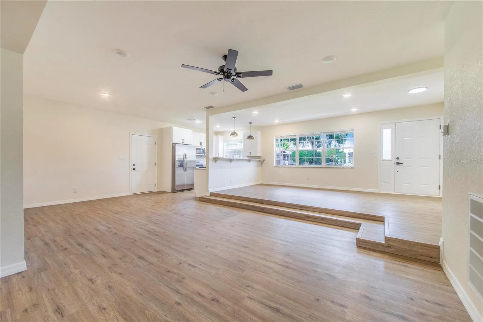 336 BAY ST