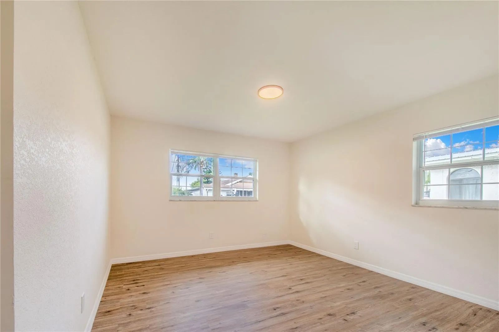 336 BAY ST