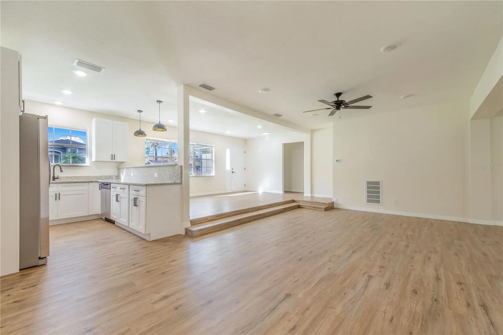 336 BAY ST