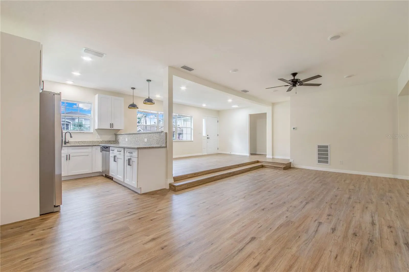 336 BAY ST