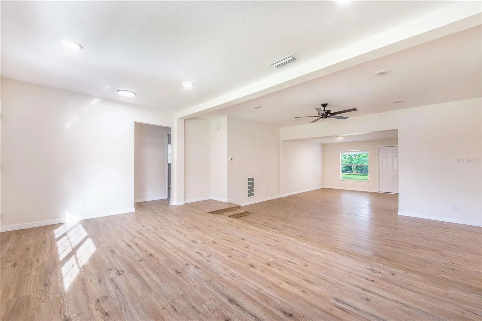 336 BAY ST