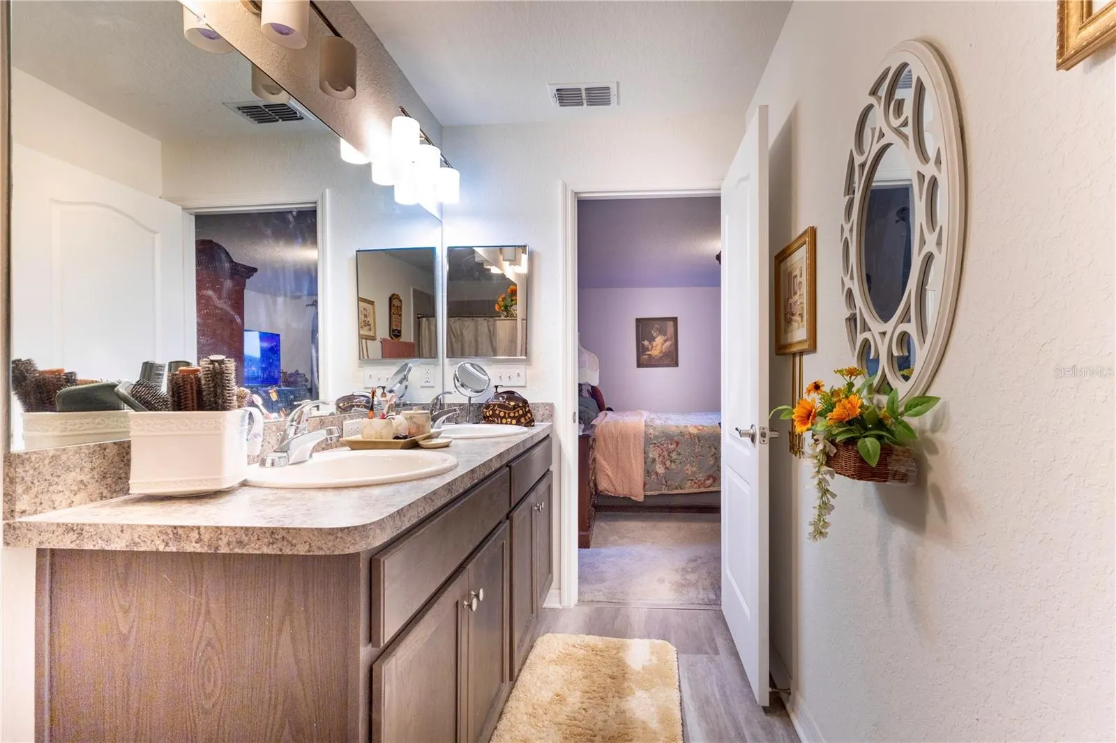 394 W 9TH ST