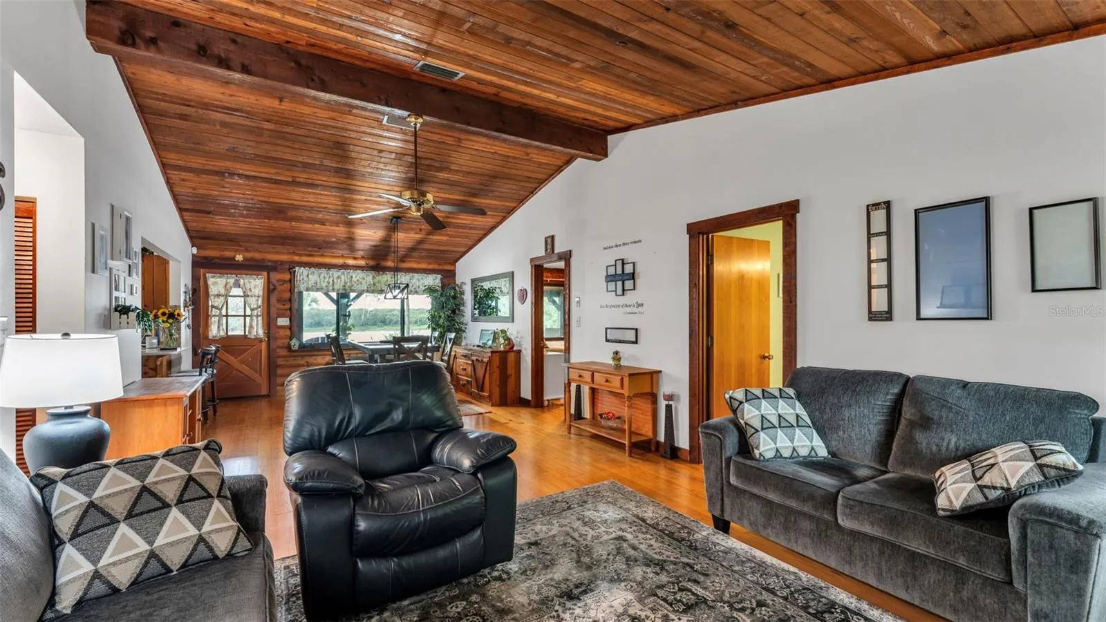 219 E LAKE MENZIES BLVD