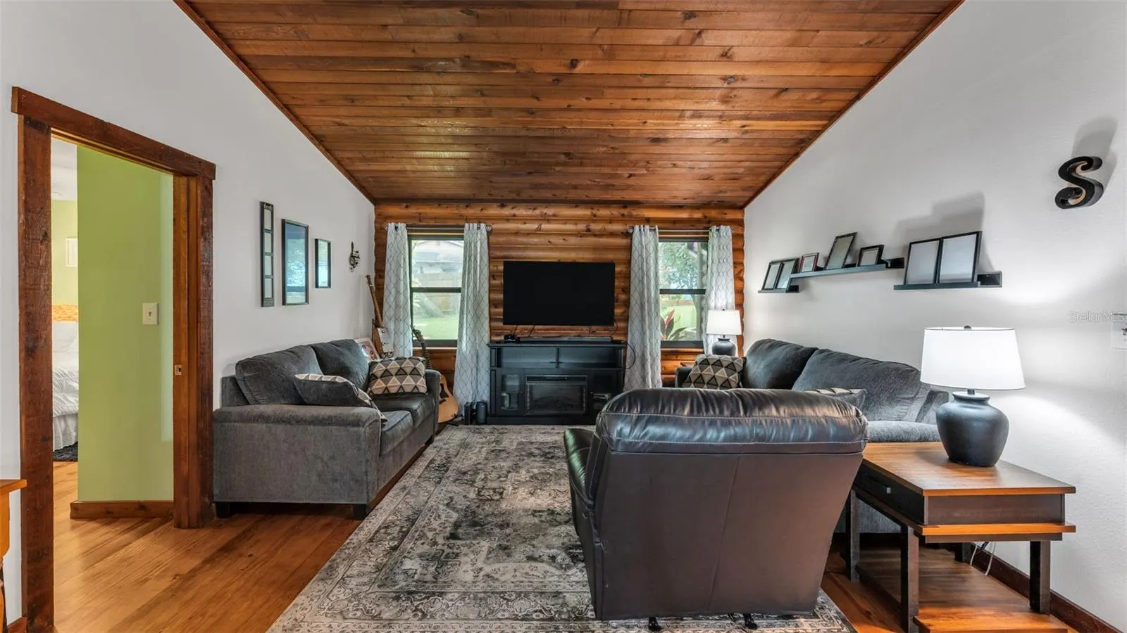 219 E LAKE MENZIES BLVD