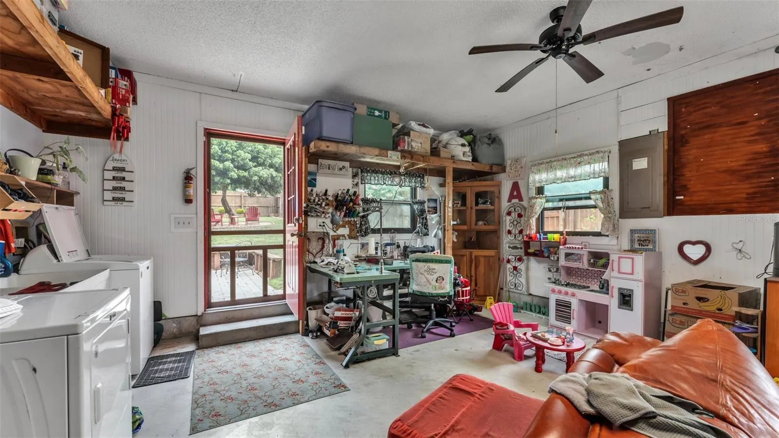219 E LAKE MENZIES BLVD