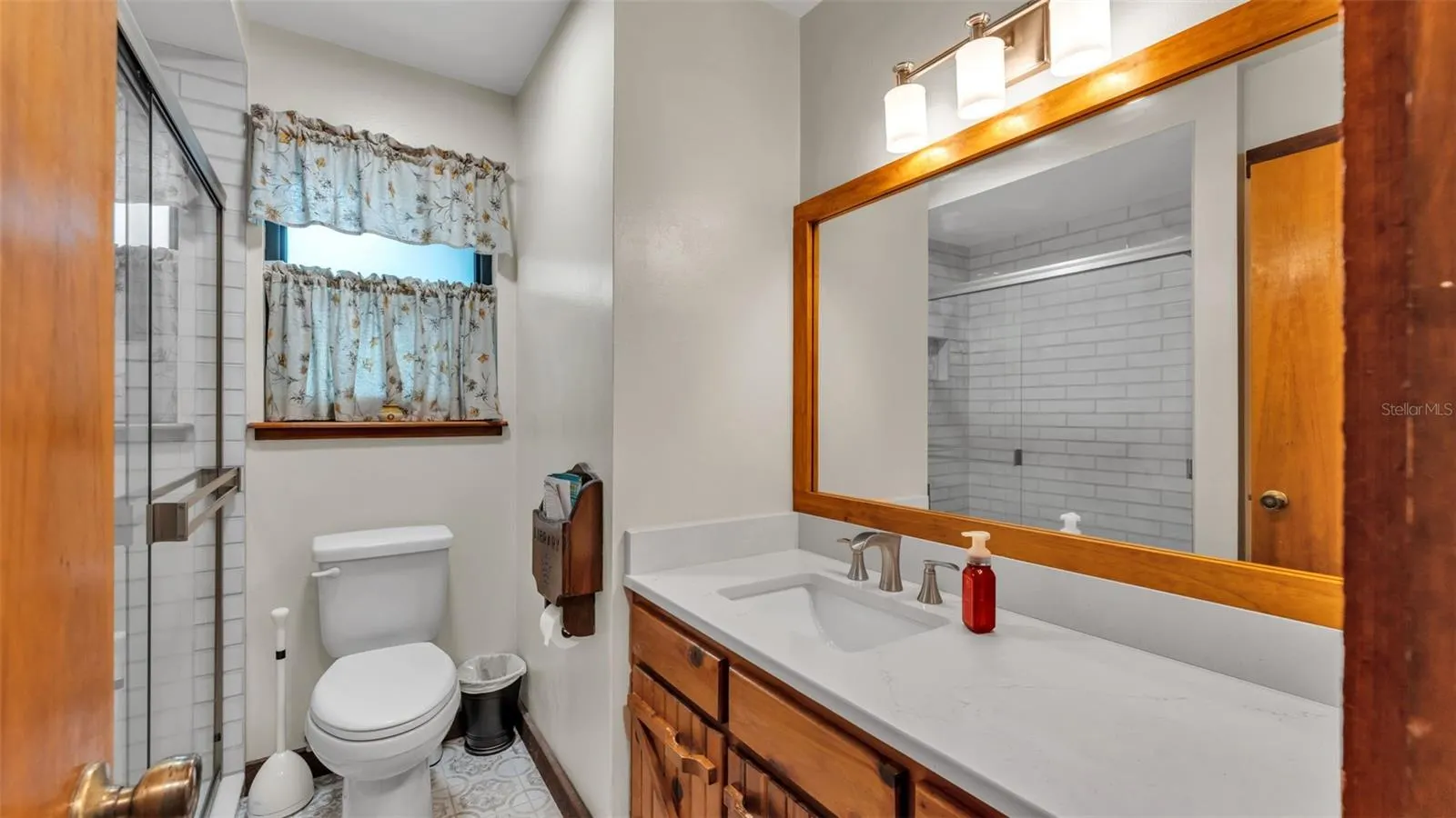 219 E LAKE MENZIES BLVD