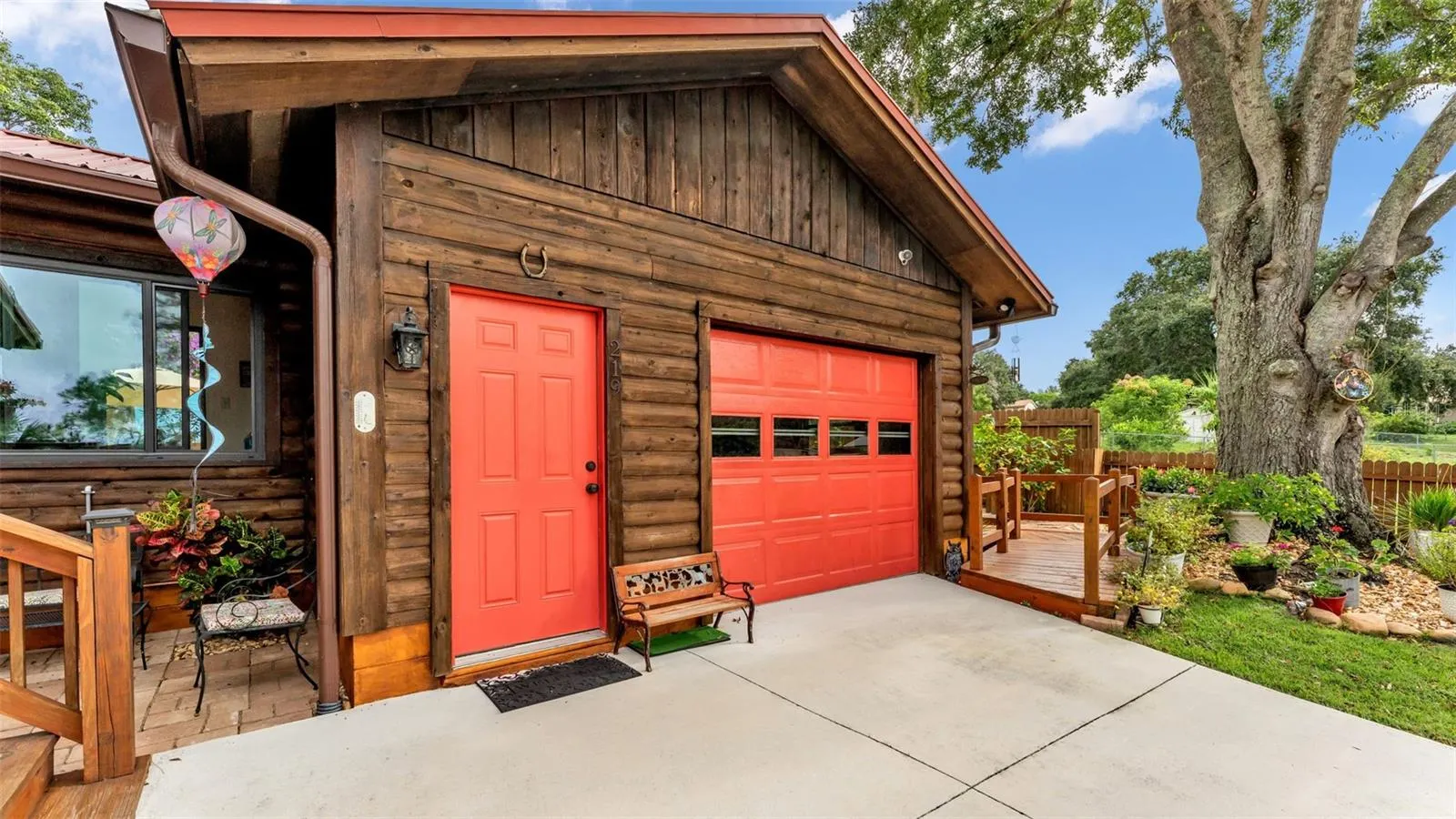 219 E LAKE MENZIES BLVD
