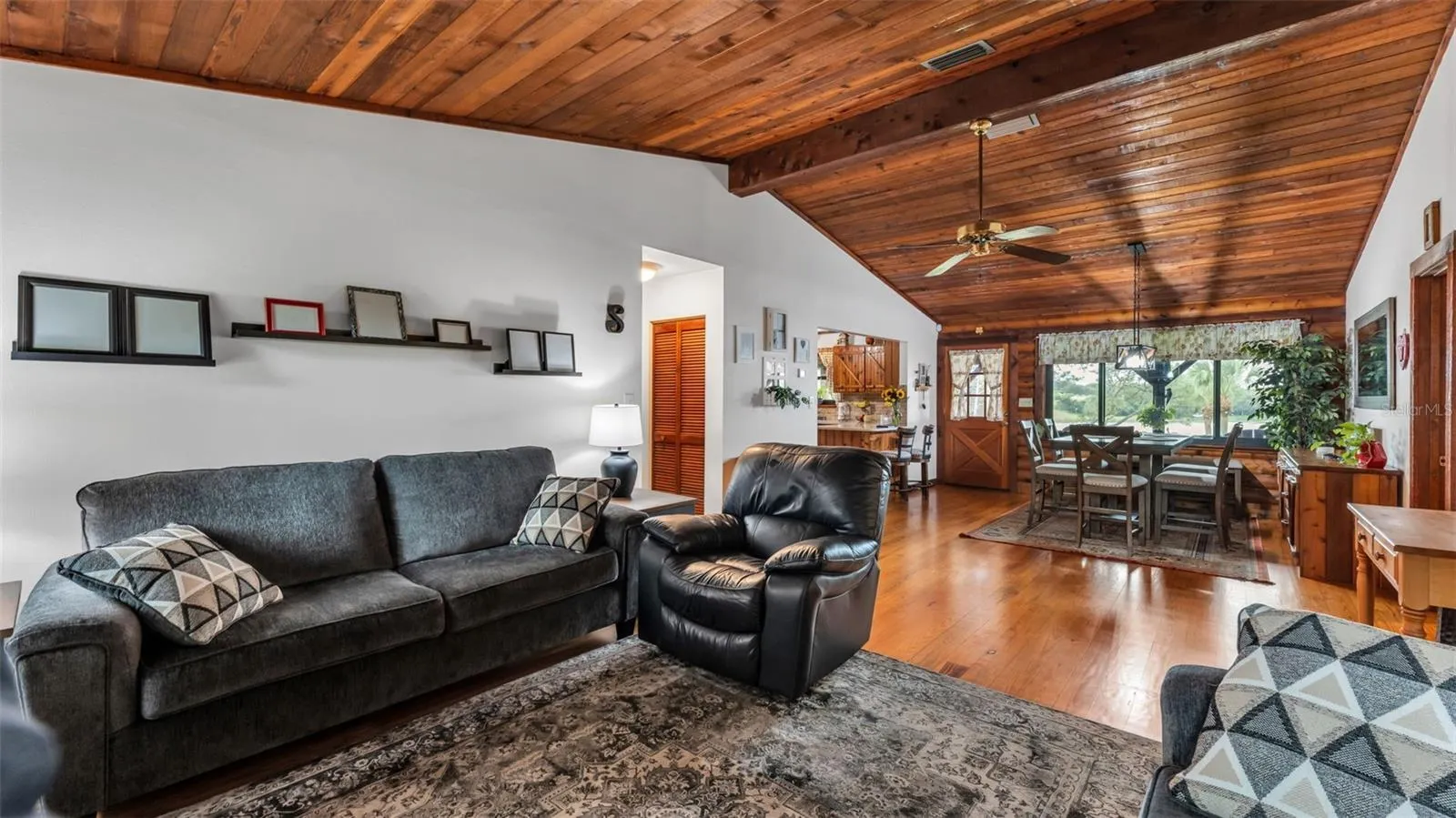 219 E LAKE MENZIES BLVD