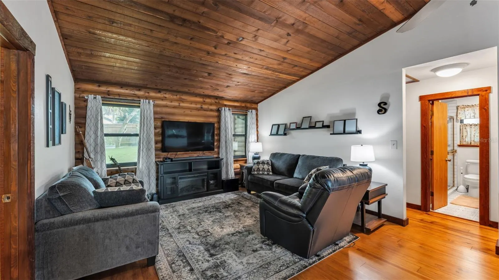 219 E LAKE MENZIES BLVD