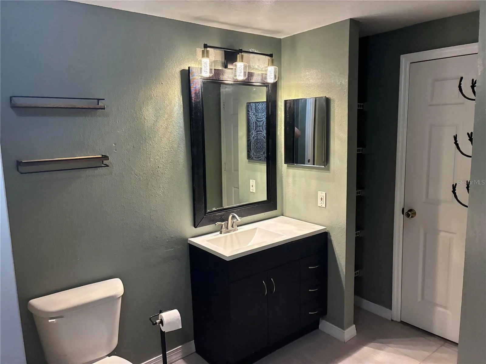 3315 PARKCHESTER SQUARE BLVD #206, #206