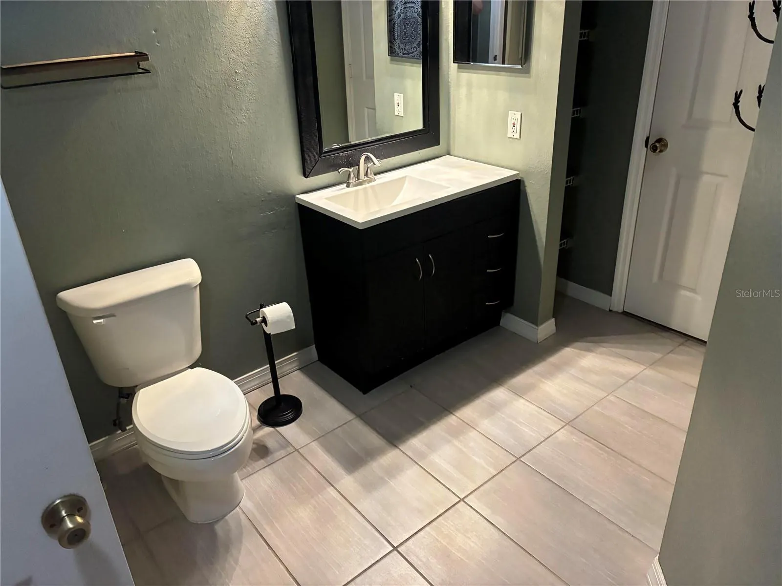 3315 PARKCHESTER SQUARE BLVD #206, #206