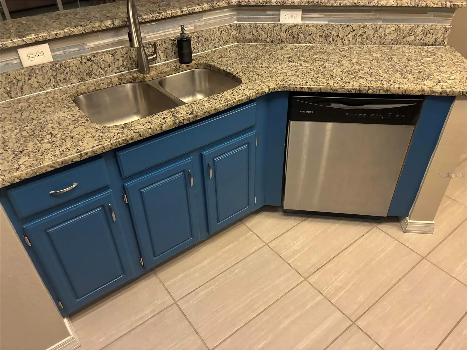3315 PARKCHESTER SQUARE BLVD #206, #206