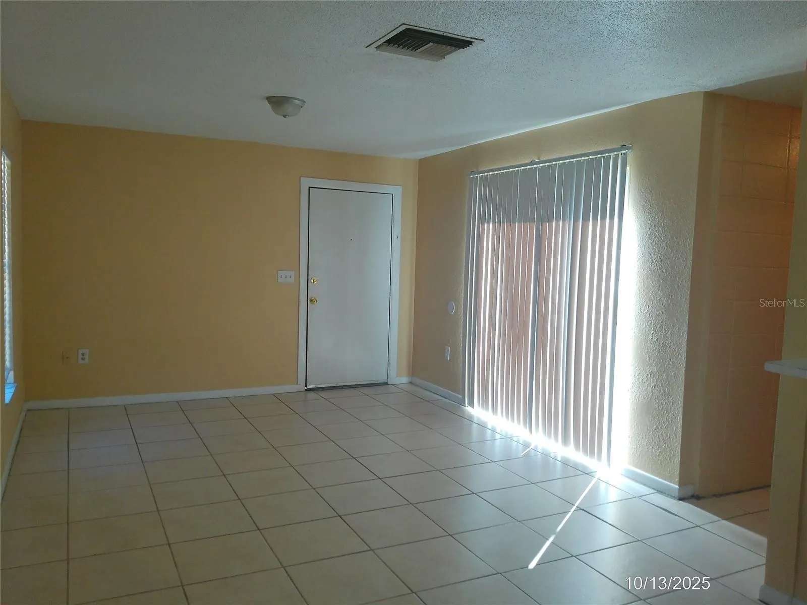 936 W CAROLE ST