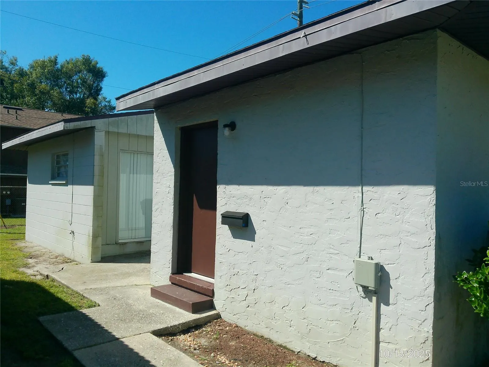 936 W CAROLE ST