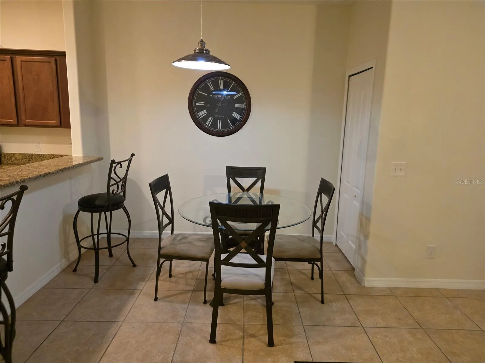 3158 RODRICK CIR