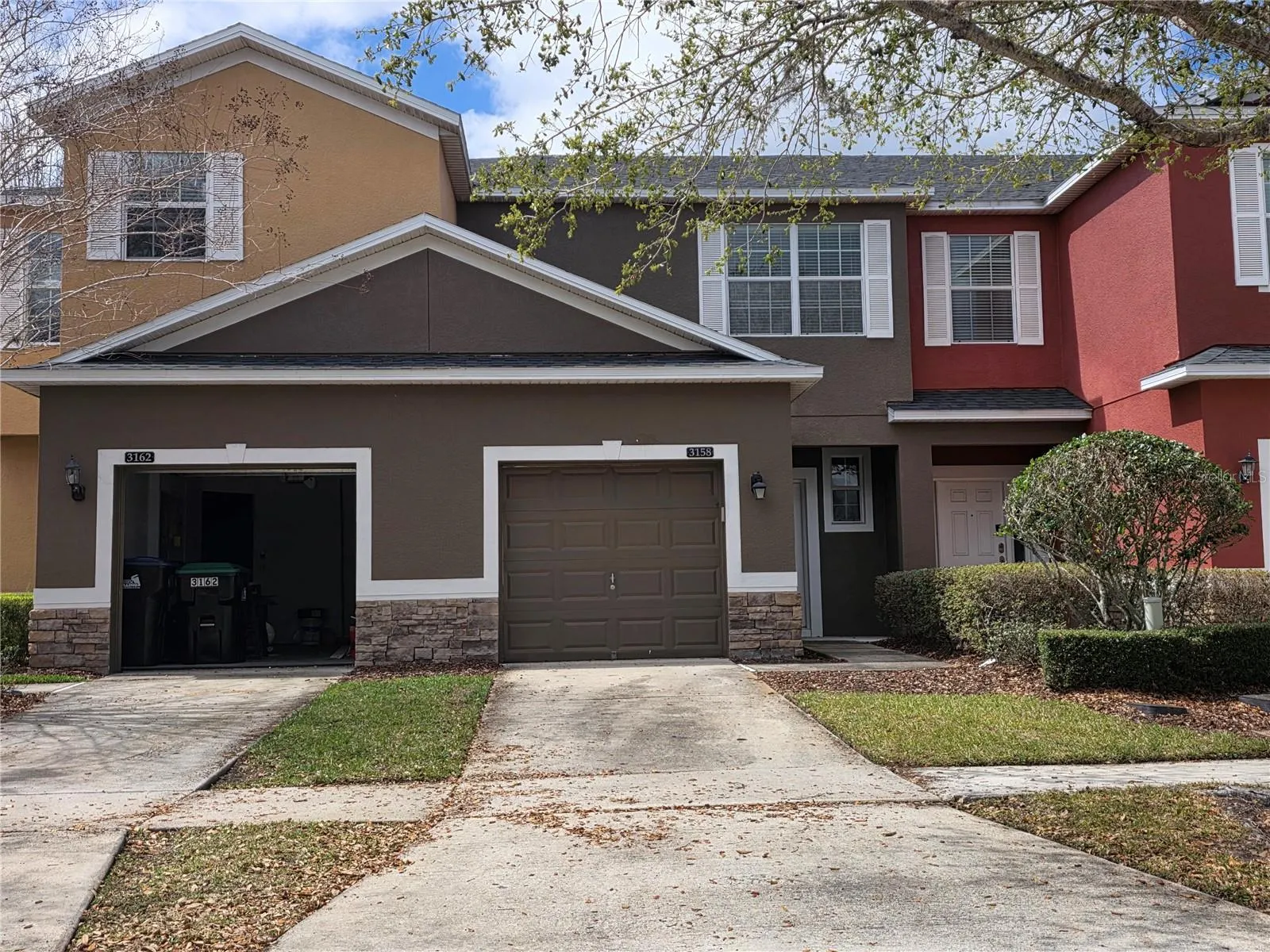 3158 RODRICK CIR