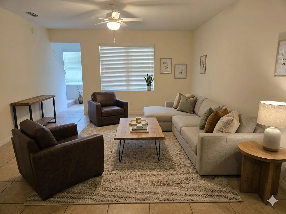 3158 RODRICK CIR