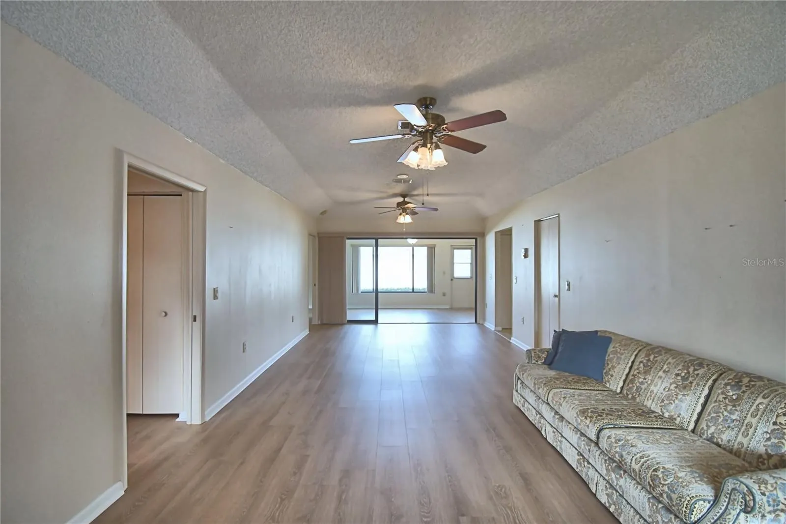 4828 SQUIRE HOLLOW DR