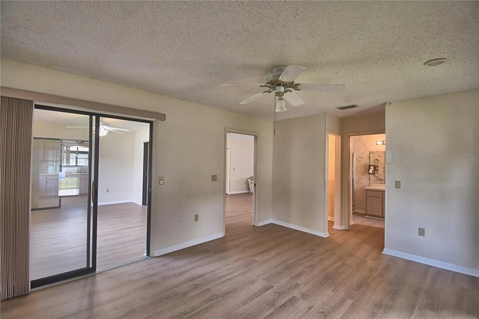 4828 SQUIRE HOLLOW DR
