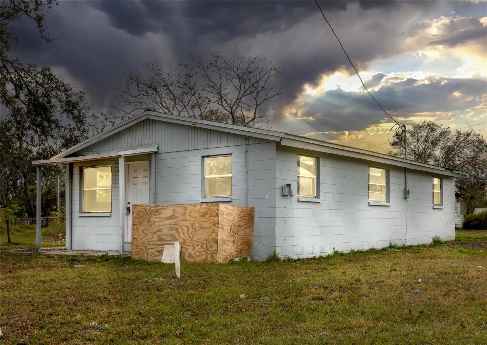 642 PETERSON ST