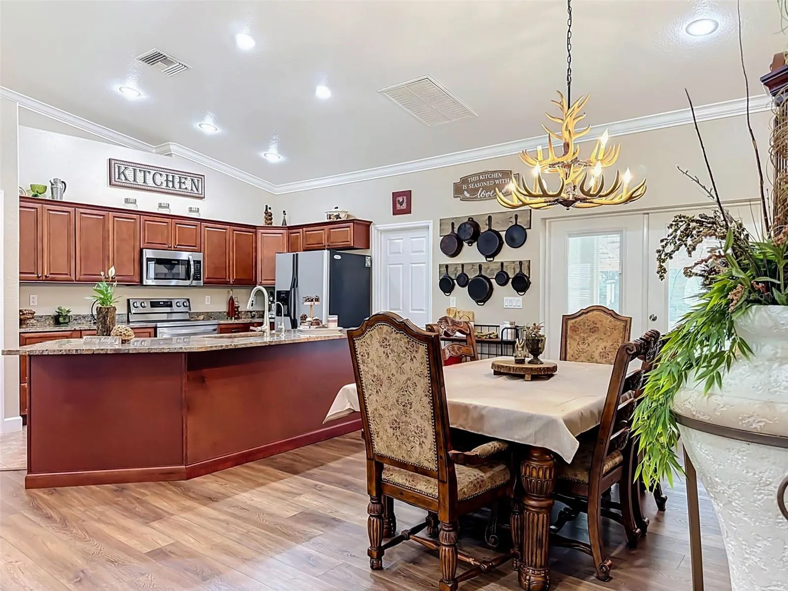 273 GRIFFIN RD