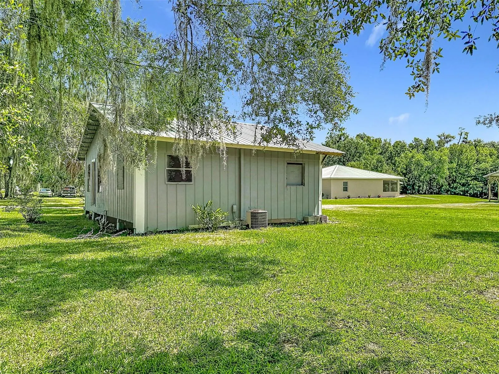 273 GRIFFIN RD