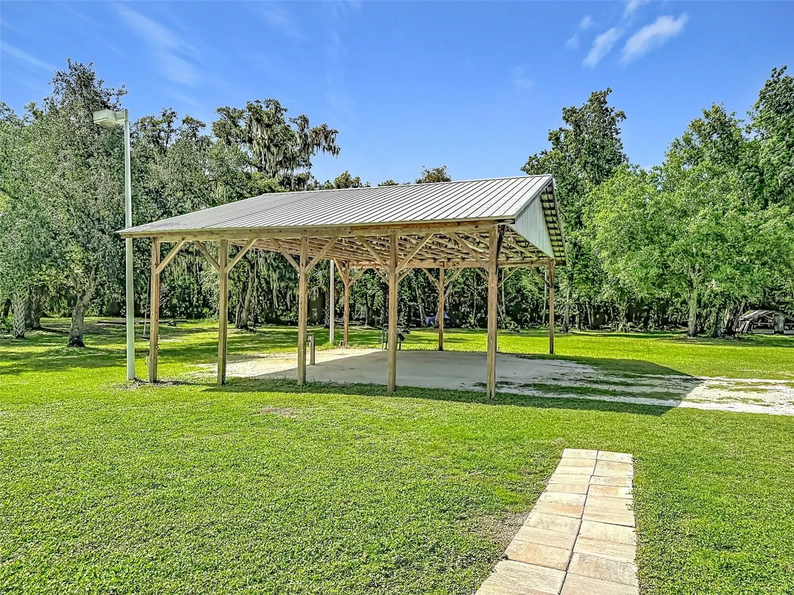 273 GRIFFIN RD