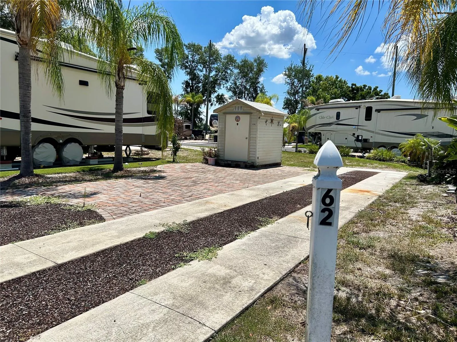 2928 BIRDIE DR
