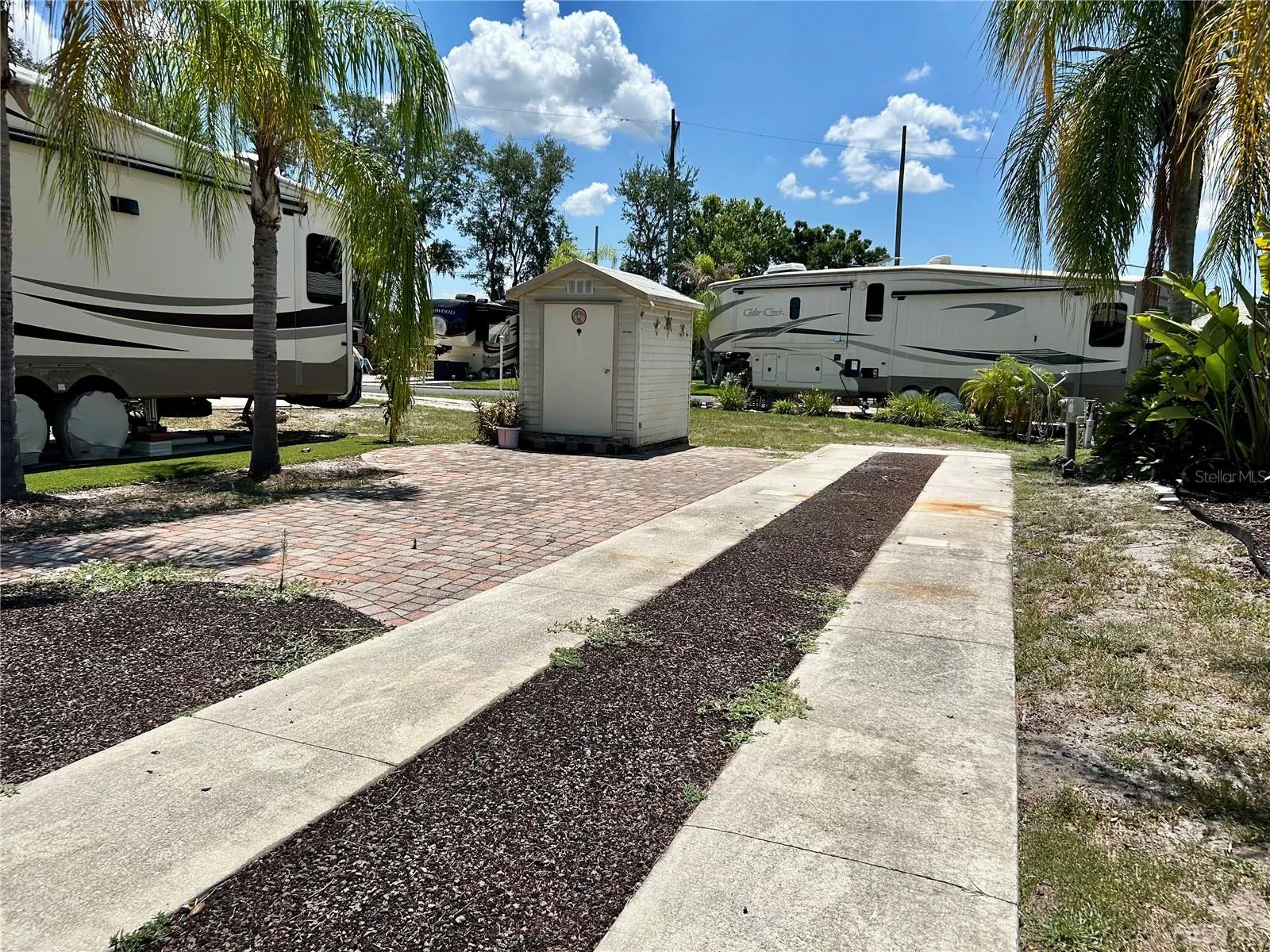 2928 BIRDIE DR