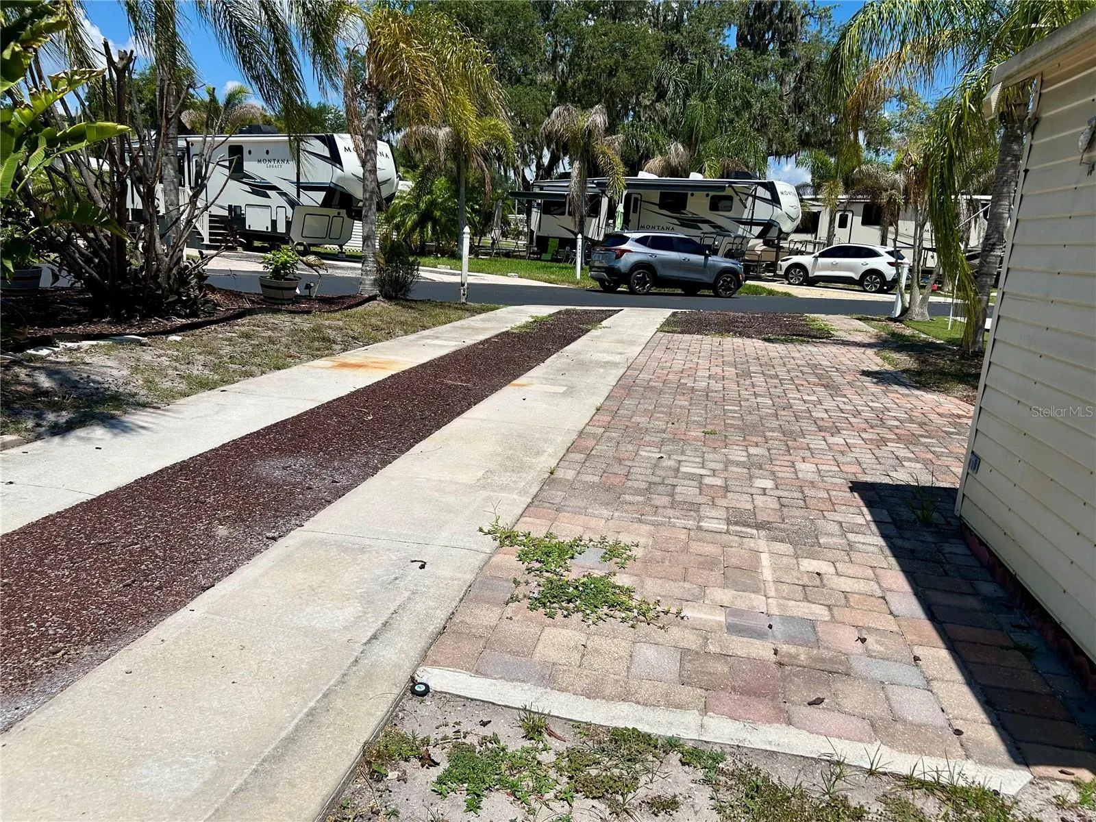 2928 BIRDIE DR