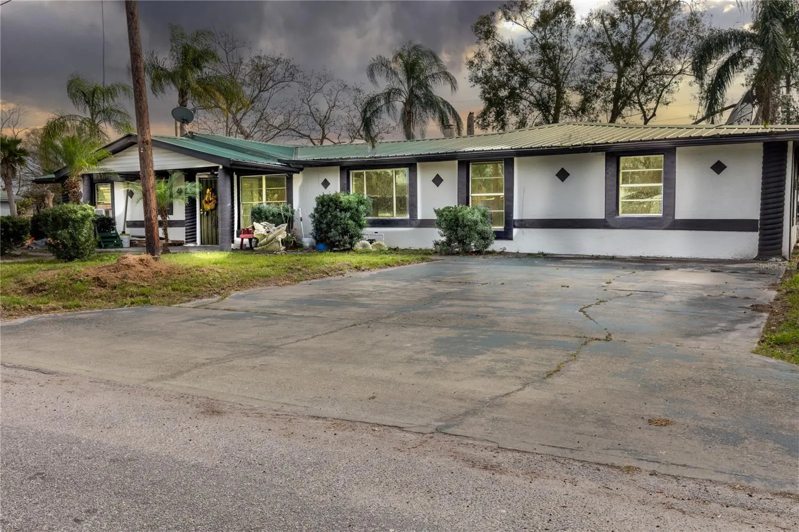 628 PETERSON ST