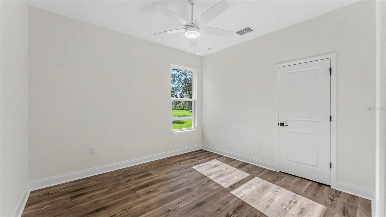 1022 BRIARWOOD DR