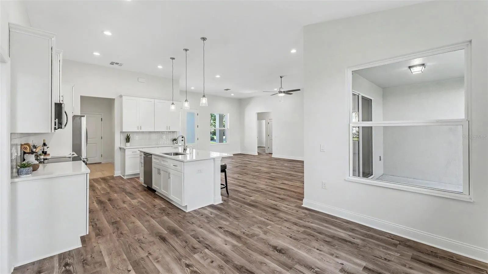 1022 BRIARWOOD DR