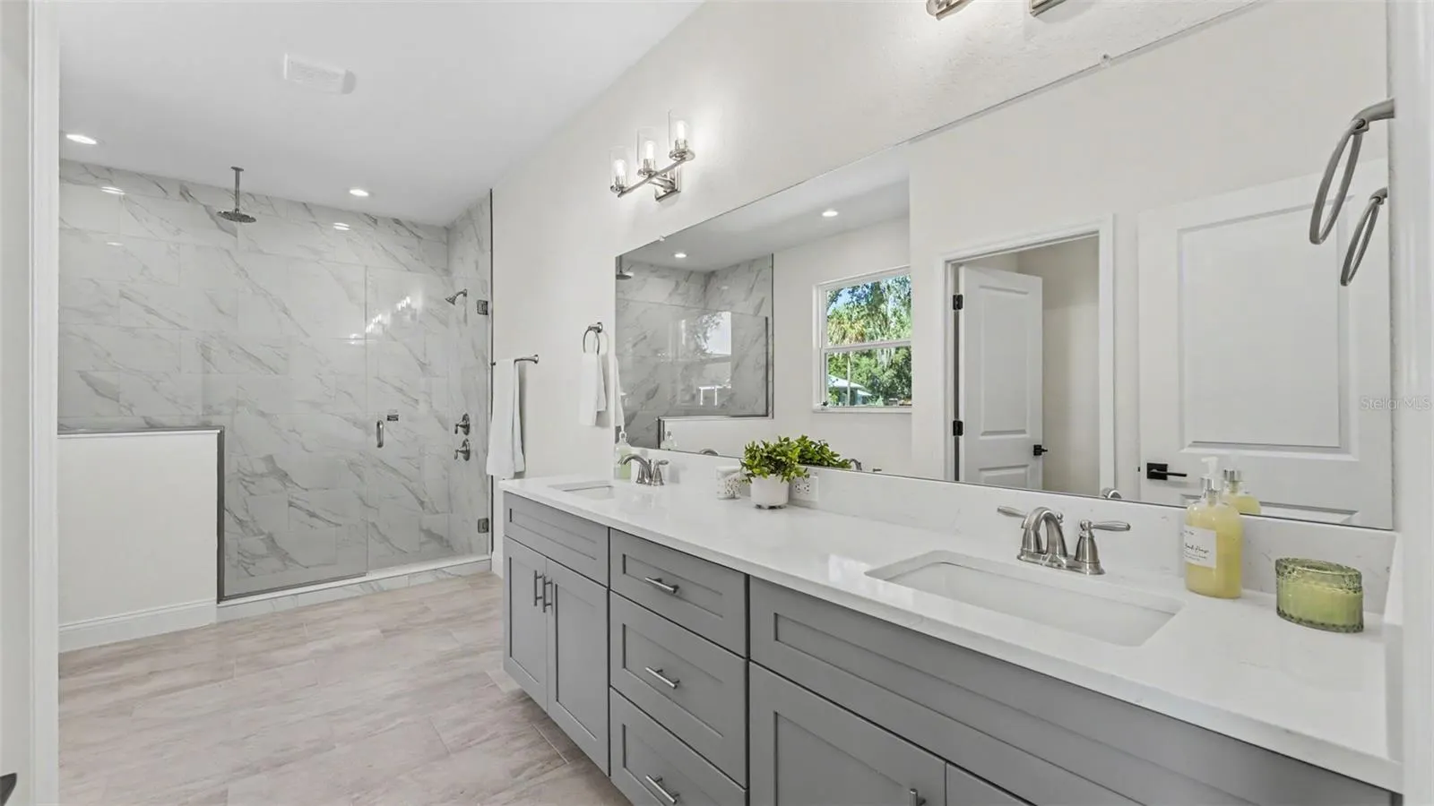 1022 BRIARWOOD DR