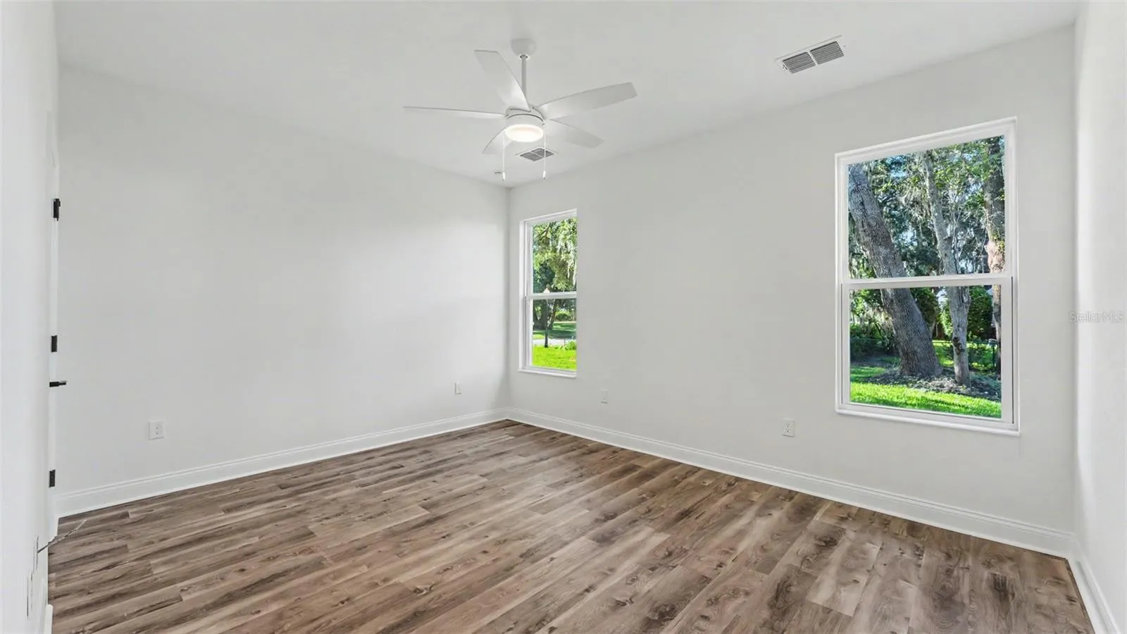 1022 BRIARWOOD DR
