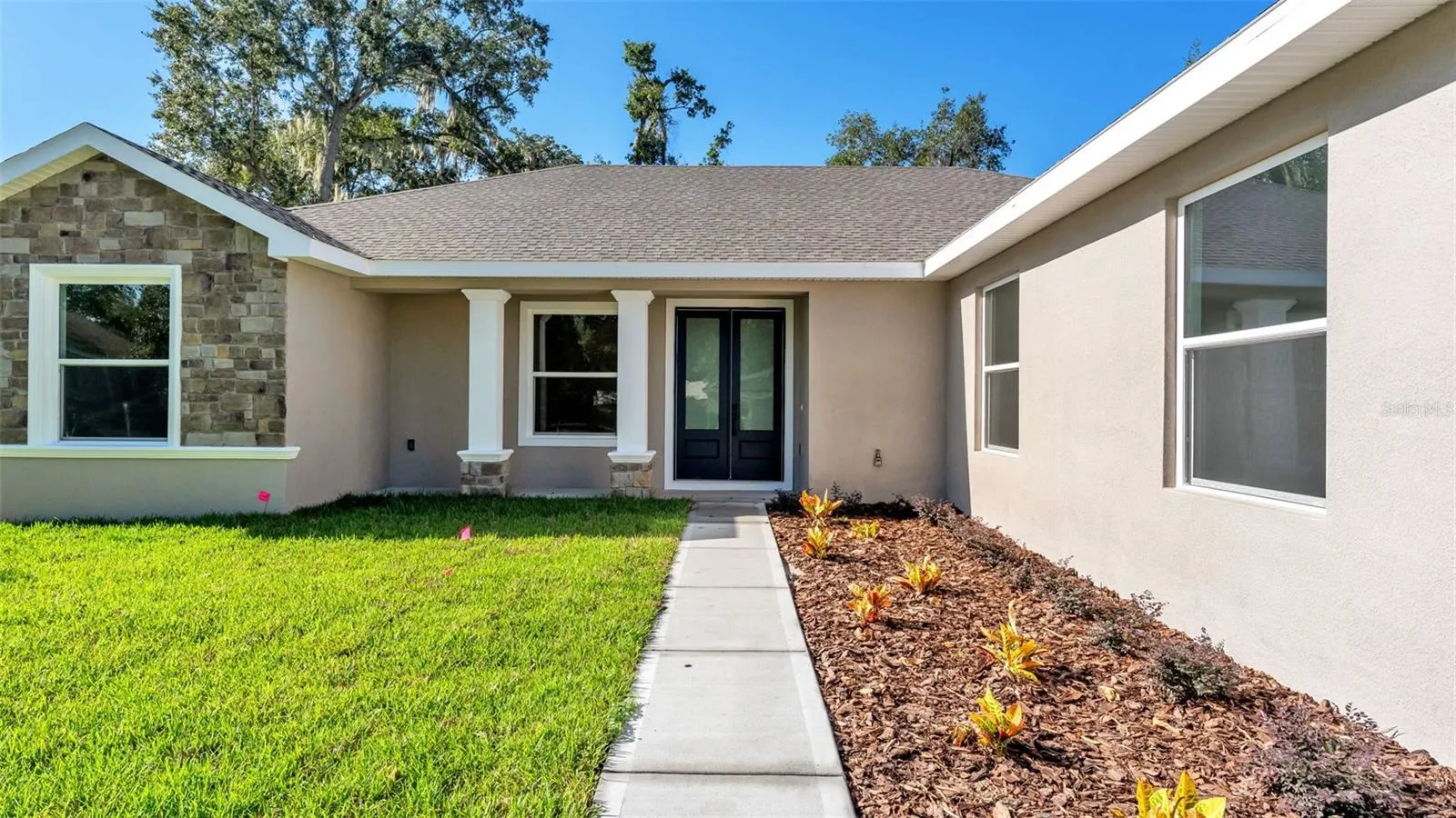 1022 BRIARWOOD DR