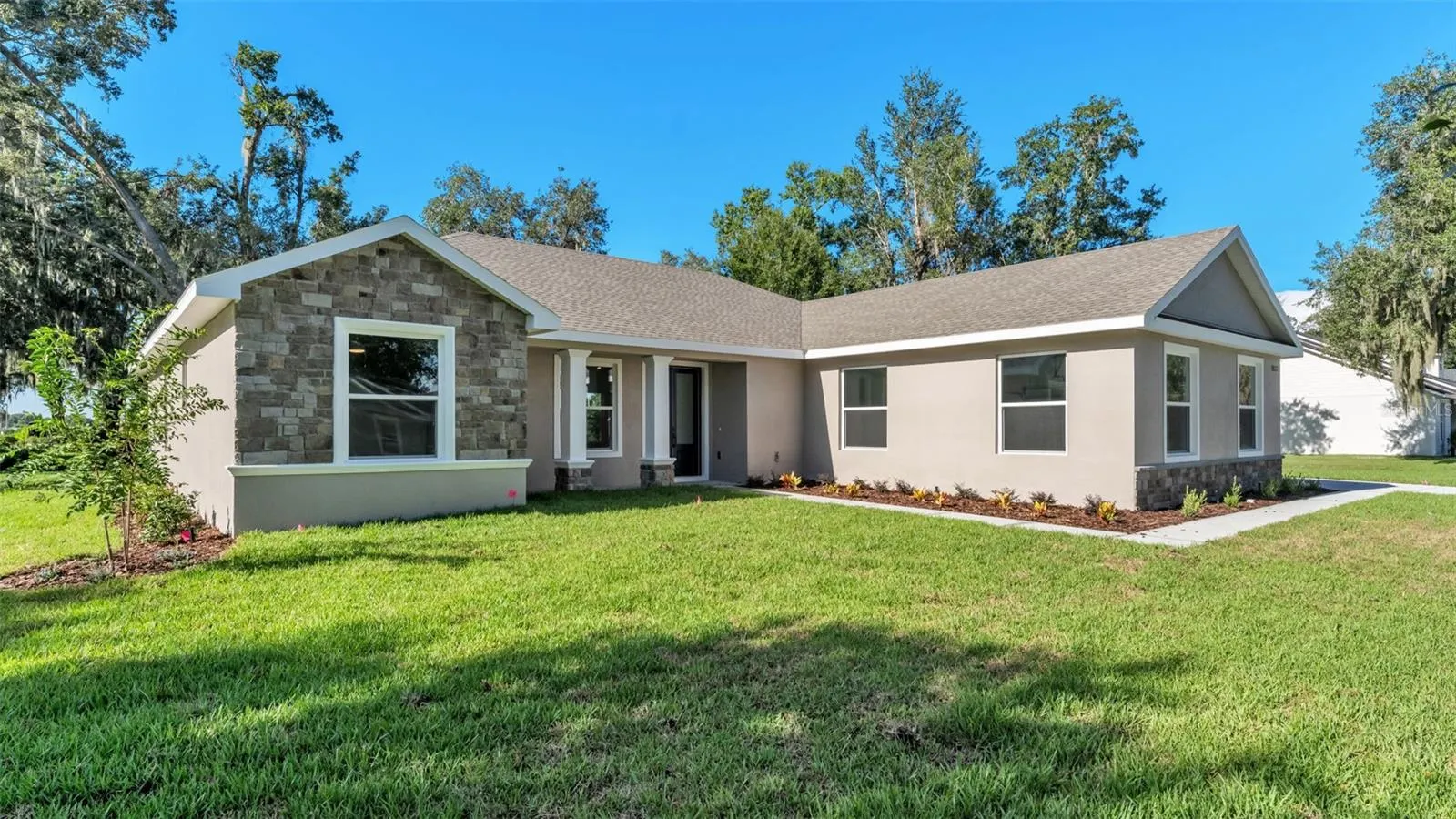 1022 BRIARWOOD DR