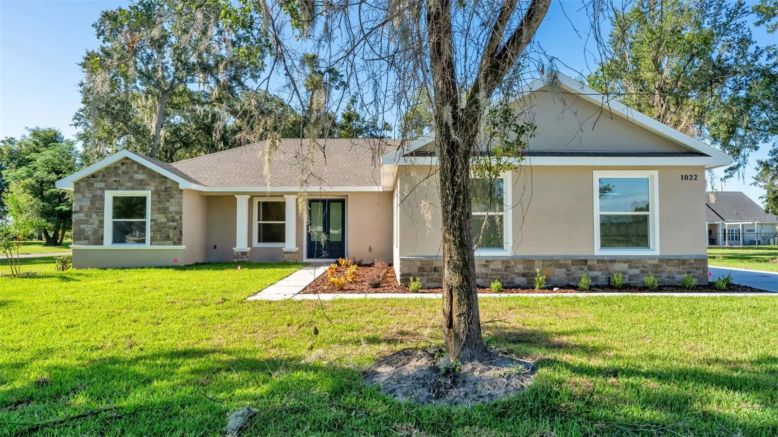 1022 BRIARWOOD DR