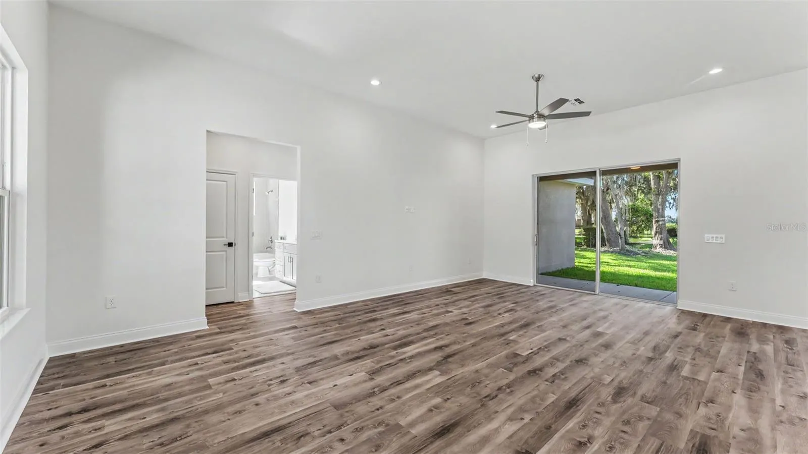 1022 BRIARWOOD DR