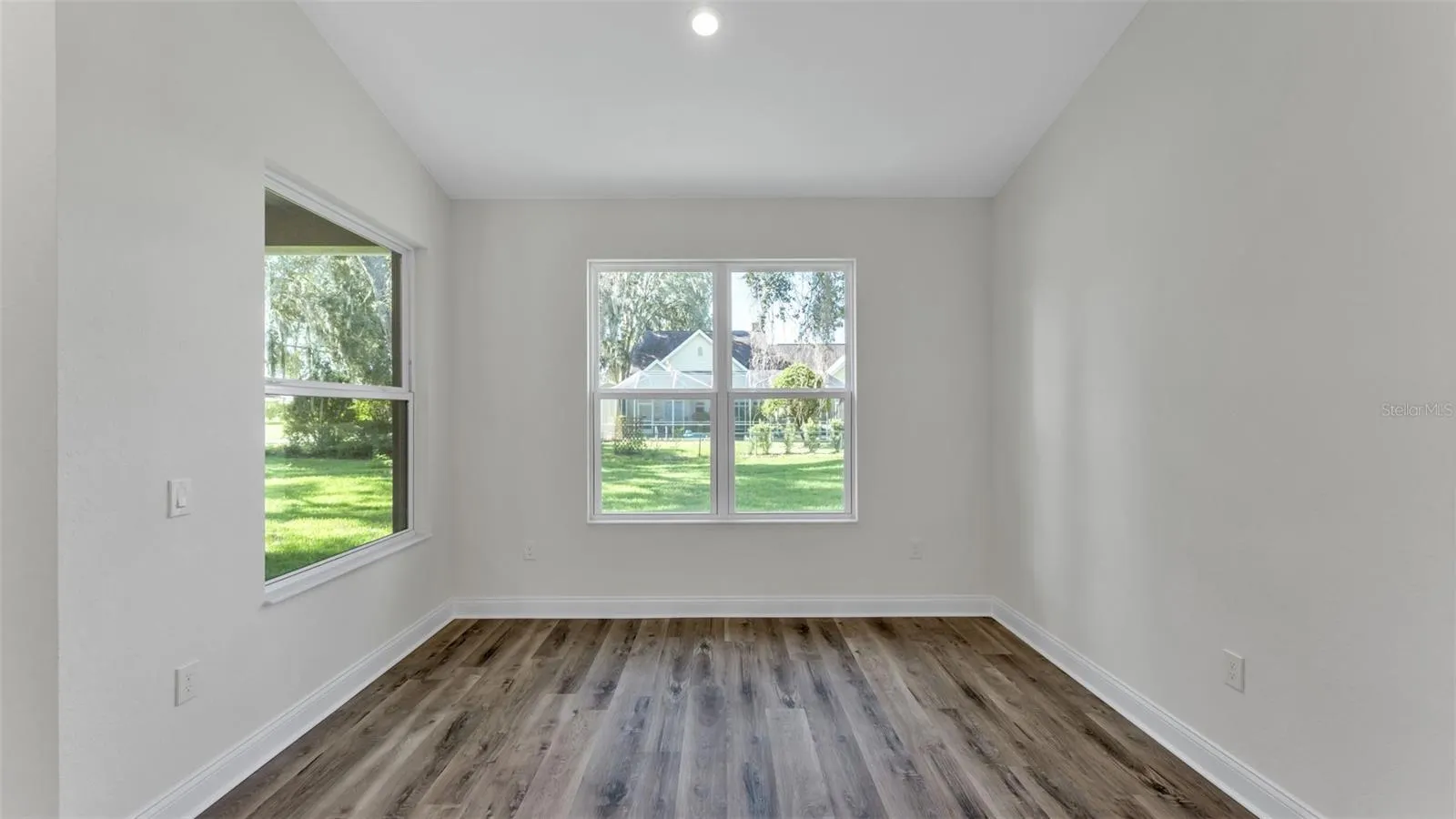1022 BRIARWOOD DR