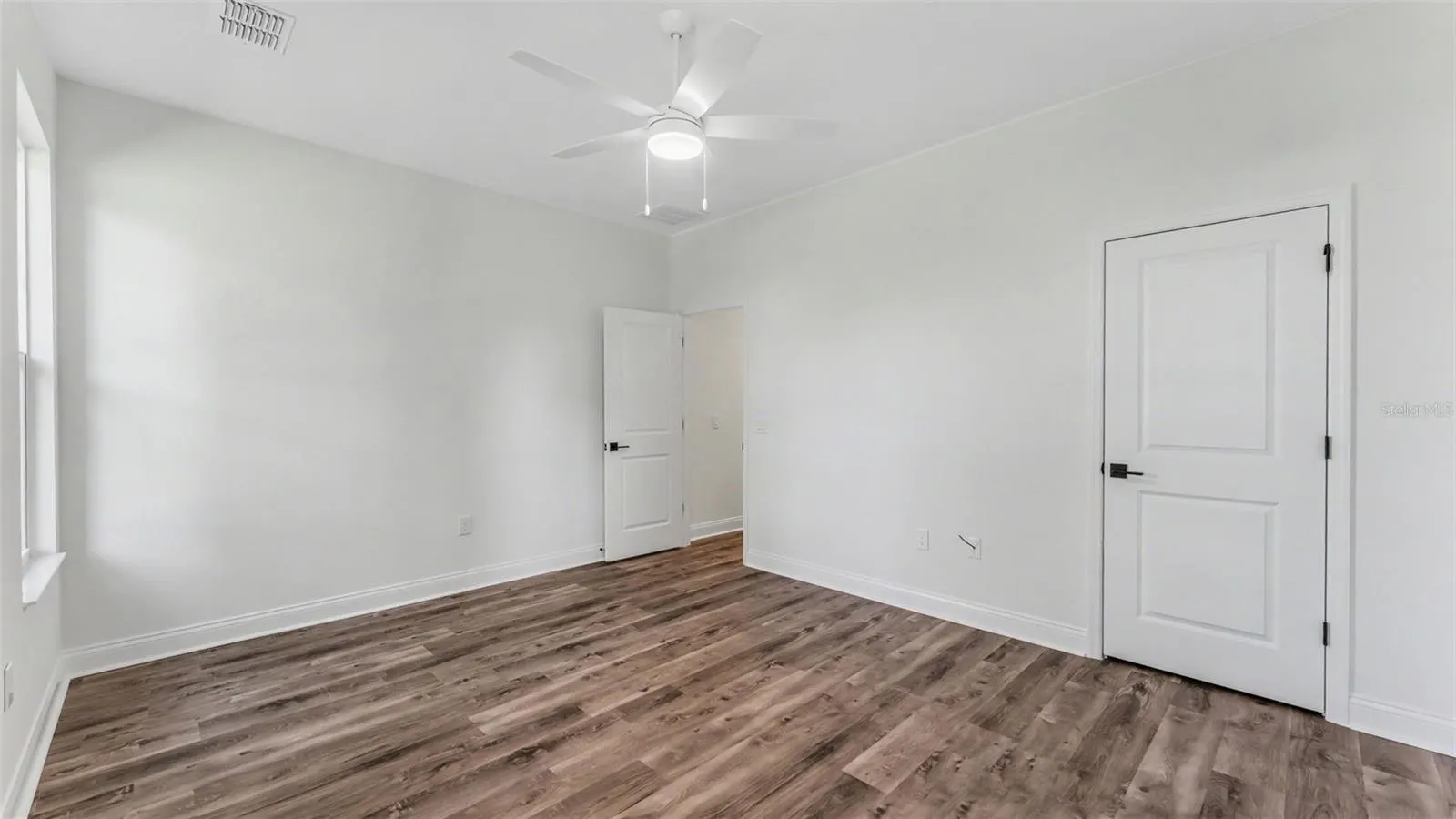 1022 BRIARWOOD DR