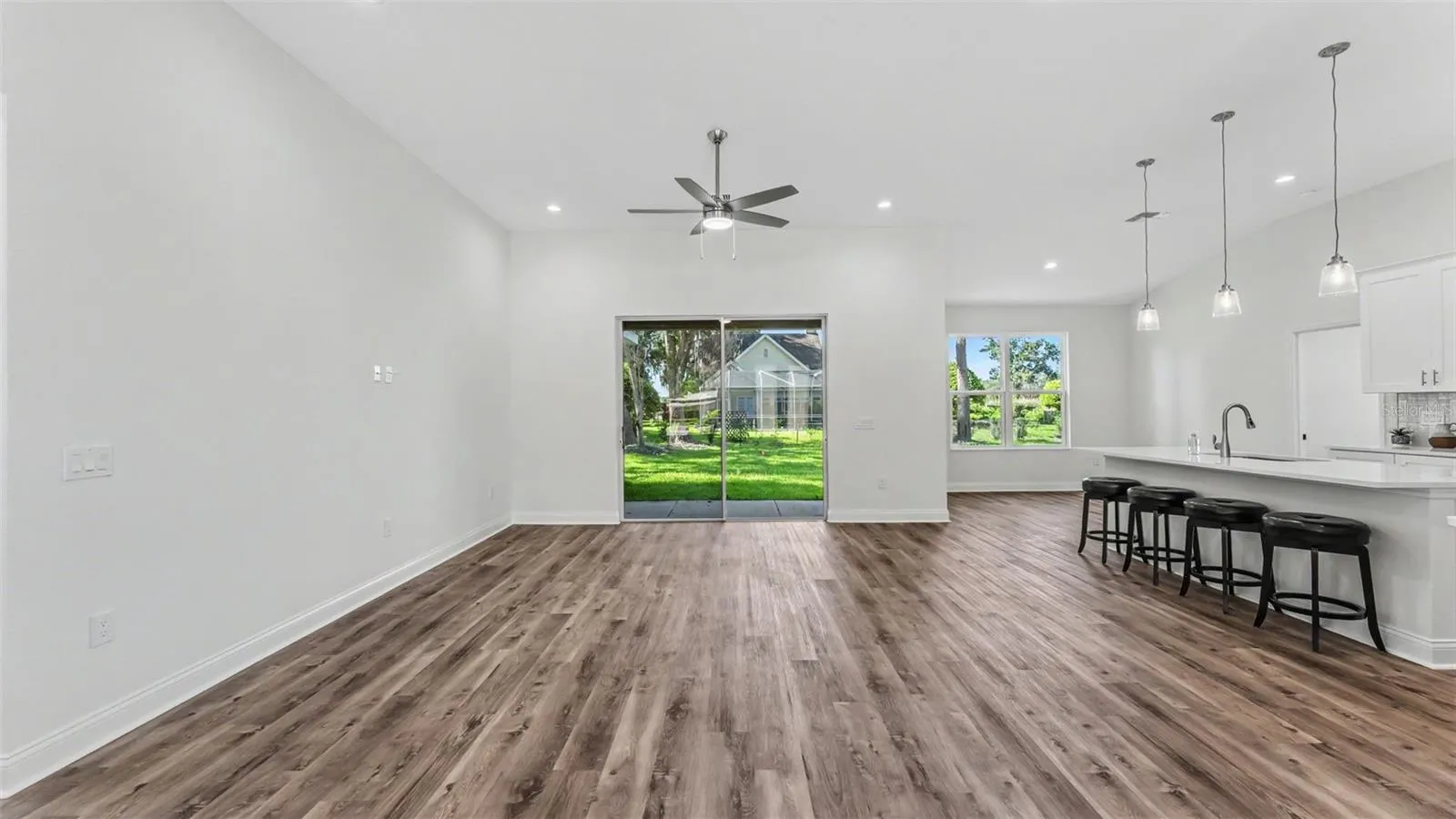 1022 BRIARWOOD DR