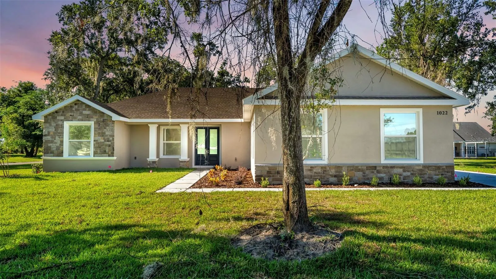1022 BRIARWOOD DR