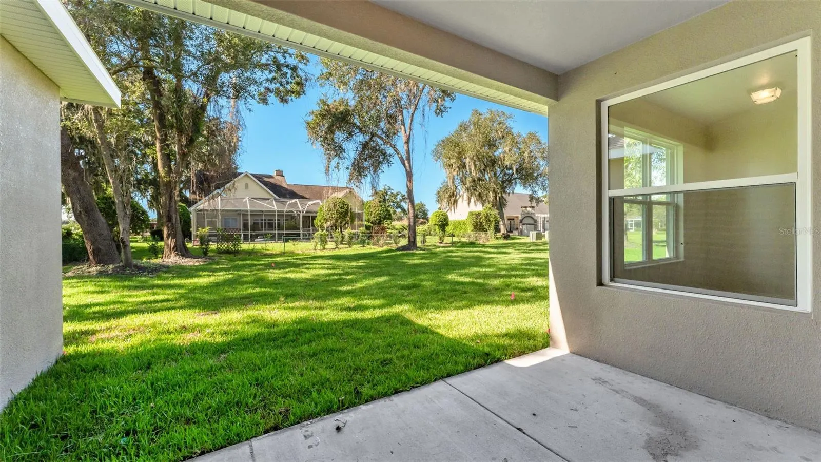 1022 BRIARWOOD DR