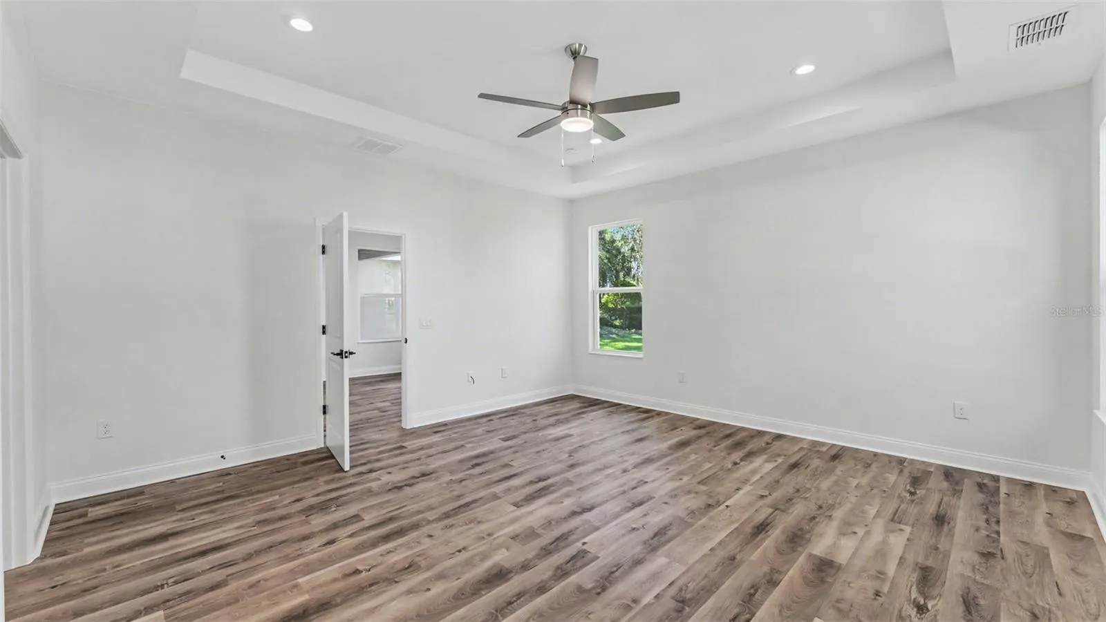 1022 BRIARWOOD DR