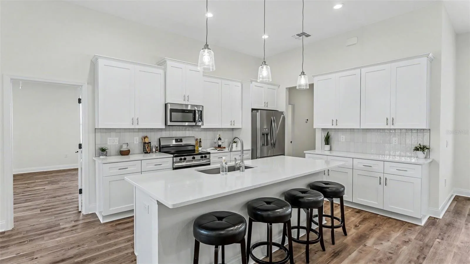 1022 BRIARWOOD DR