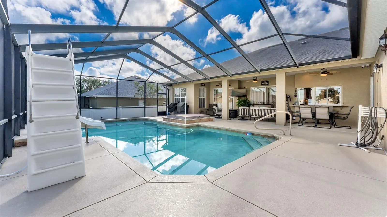 2640 VERANDAH VUE DR