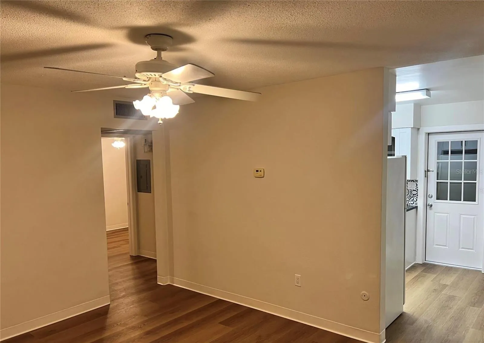 210 W HANCOCK ST