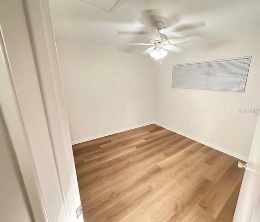 210 W HANCOCK ST