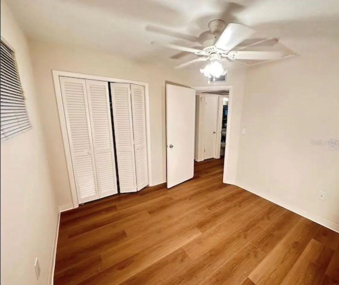 210 W HANCOCK ST